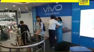 Watch à¤¦à¤¿à¤²à¥à¤²à¥€ à¤®à¥‡à¤‚ à¤®à¤¹à¤¿à¤²à¤¾à¤“ à¤•à¤¾ à¤²à¤¾à¤‡à¤µ à¤à¤—à¥œà¤¾ à¤¹à¥à¤† à¤µà¤¾à¤¯à¤°à¤² / Viral Video Video