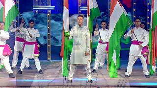 Watch Akshay Kumar Pays Tribute to Indiaâ€™s Real hero 1 Video
