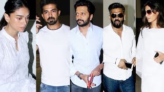 Watch Nikhil Advani's Mother Prayer Meet | Riteish Deshmukh, Suniel Shetty, Saqib Saleem Video