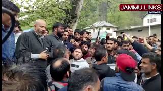 Watch Er Rasheed protests against Kuthua Lawyers, Kulgam killings Video
