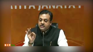 Watch No wonder if Rahul Gandhi will tweet tomorrow that NaMo App is connected to EVM machines. Video