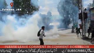 Watch Massive clashes erupted after students in Pulwama hold protest against Kathua rape-murder Video