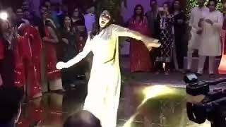 Watch Saif Ali Khan's Daughter Sara Ali Khan Unstoppable Dance At Wedding Party Video