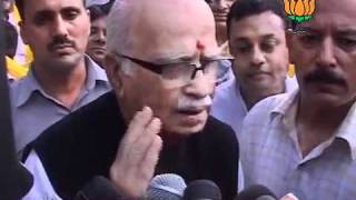 Watch BJP Byte on Anna Hazare's Fast on Jan Lokpal Bill: Sh. Lal Krishna Advani: 28.08.2011 Video