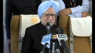 Watch Prime Minister's onboard media interaction en route to delhi after attending G-20 Summit in Russia Video