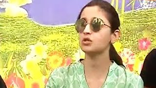 Watch Watch What Alia bhatt Spoke To Villagers In Latur Video