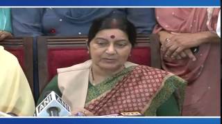 Watch External Affairs Minister meeting with family members of Indians held in captivity in Iraq Video