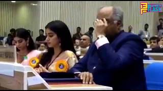 Watch Janhavi Kapoor, Boney Kapoor & Khushi Kapoor At Sridevi National Award 2018 - Mom Movie Video