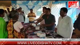 Watch JAYAPATNA  WOMAN FARMER DISTRIBUTE MOBILE PHONE Video