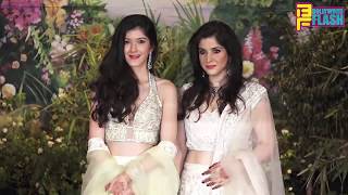 Watch Sanjay Kapoor's Beautiful Daughter Sanaya Kapoor At Sonam Kapoor Wedding Reception Night Party Video
