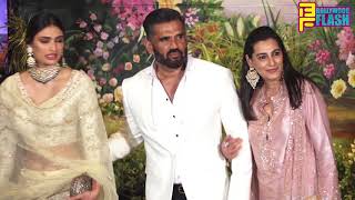 Watch Sunil Shetty & Athiya Shetty At Sonam Kapoor GRAND Reception Party Video