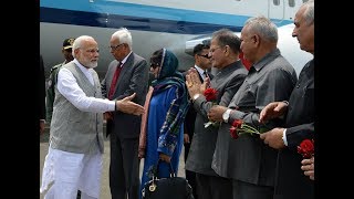 Watch PM Modi arrives in Srinagar Video