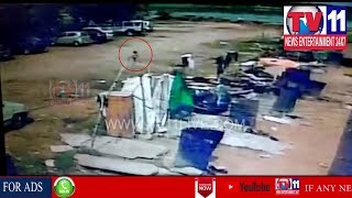 Watch RAMGOPAL PET POLICE CHASED 18 MONTHS BABY  CASE IN NECKLESS ROAD , HYD | Tv11 News | 25-05-2018 Video
