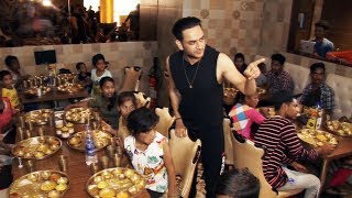 Watch Vikas Gupta With 50 Orphan Kids At Maharaja Bhog To Have Royal Lunch Video