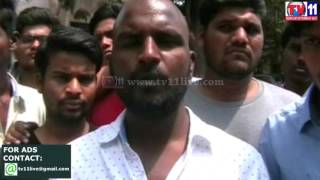 Watch ABVP STAGES DHARNA TO BAN A MOVIES TV11 NEWS 16TH MAR 2017 Video