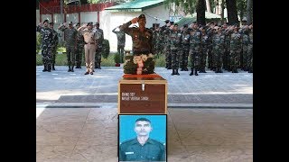 Watch Army pays tribute to soldier martyred in Kakapore terror attack Video