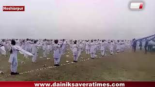 Watch Hoshiarpur: Watch colourful presentation by school kids on the Republic day Video