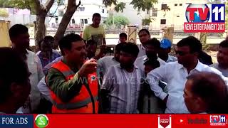 Watch MLA VIVEK VISITS JAIRAM NAGAR OVER DRAINAGE PROBLEMS IN QUTHBULLAPUR | Tv11 News | 30-05-18 Video