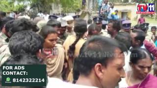 Watch VILLAGERS PROTEST AGAINST AQUA FOOD INDUSTRY AT TUNDUR BHIMAVARAM TV11 NEWS 22ND APR 2017 Video