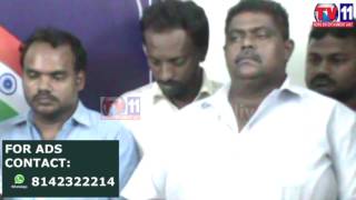 Watch CRICKET BETTING  GANG ARREST IN CHIRALA  PRAKASHAM TV11 NEWS 1ST MAY 2017 Video