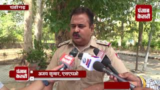 Watch GMCH 32 à¤®à¥‡à¤‚ à¤¦à¤¿à¤¨ à¤¦à¤¿à¤¹à¤¾à¤¡à¤¼à¥‡ à¤šà¤²à¥€ à¤—à¥‹à¤²à¥€, à¤†à¤°à¥‹à¤ªà¥€ à¤ªà¥à¤²à¤¿à¤¸ à¤•à¥€ à¤—à¤¿à¤°à¤«à¥à¤¤ à¤®à¥‡à¤‚ Video