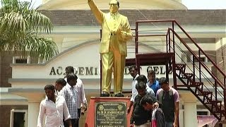 Watch AU STUDENT DEMANDS STOP  POLITICAL MEETINGS IN UNIVERSITY VISHAKAPATNAM  TV11 NEWS 14TH MAY 2017 Video