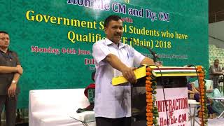 Watch Delhi CM Arvind Kejriwal Addresses Students at the Interaction who qualified IIT-JEE Mains 2018 Video