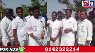 Watch DISTRICT DCC PRESIDENT VISIT FARMERS WHO LOST CROPS WITH RAIN AT NIRMAL TV11 NEWS 29TH MAY 2017 Video