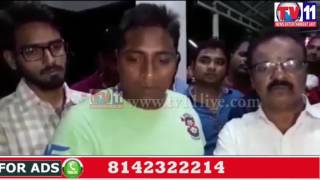 Watch PERSON DIED IN MARRIAGE DJ ISSUE WITH POLICE AT MEERPET HYDERABAD TV11 NEWS 6TH JUNE 2017 Video