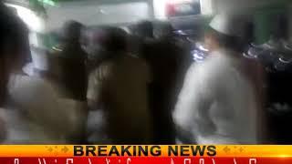 Watch Viral Video: à¤¨à¤¶à¥‡ à¤®à¥‡à¤‚ à¤§à¥à¤¤ à¤¸à¤¿à¤ªà¤¾à¤¹à¥€ à¤¨à¥‡ à¤¥à¤¾à¤¨à¥‡ à¤®à¥‡à¤‚ à¤¯à¥à¤µà¤• à¤•à¥‹ à¤ªà¥€à¤Ÿà¤¾ Video