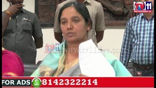 Watch MINISTER PARITALA SUNITHA REVIEW MEETING WITH DEPARTMENT OFFICIALS VISHAKHA TV11 NEWS 15TH JUNE 2017 Video