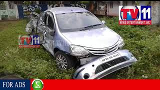 Watch MAJOR BUS ACCIDENT & PERSON DEAD AT WYRA, KHAMMAM TV11 NEWS 12TH AUG 2017 Video