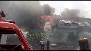 Watch Shalu Dyeing and Maruti Dyeing Cathes Fire in Surat's Pandesara Area Video