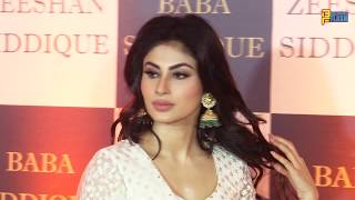 Watch Beautiful Mouni Roy At Baba Siddiqui Iftaar Party 2018 Video