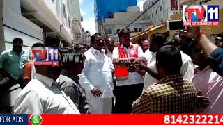 Watch MAYOR INSTRUCTED TO DEMOLISH UNAUTHORISED CONT. OVER NALAS, GACHIBOWLI TV 11 NEWS 22ND AUG 2017 Video