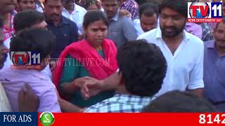 Watch NANDYALA MLA BHOOMA FOLLOWERS ATTACK ON MEDIA AT GUNTUR TV11 NEWS 30TH AUG 2017 Video