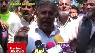 Watch Zakura Srinagar protest and blocked the road ,demanding justice fr gh mohd mir ,(by towqeer Ganai) Video