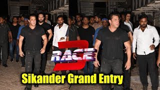 Watch Salman Khan At RACE 3 GRAND PREMIER | PVR JUHU Video