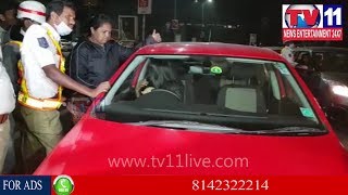 Watch à°œà±‚à°¬à±à°²à±€à°¹à°¿à°²à±à°¸à± à°²à±‹ à°ªà±‹à°²à±€à°¸à±à°²à± à°¡à±à°°à°‚à°•à± à°…à°‚à°¡à± à°¡à±à°°à±ˆà°µà± à°²à±‹ à°¹à°¾à°²à± à°šà°²à± à°šà±‡à°¸à°¿à°¨ à°®à°¹à°¿à°³ | Tv11 News | 10-12-2017 Video