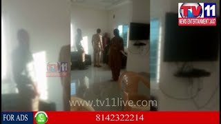 Watch ADD.DCP MADHAPUR HIT WITH LEG TO SHORT FILM DIRECTOR | Tv11 News | 23-12-2017 Video