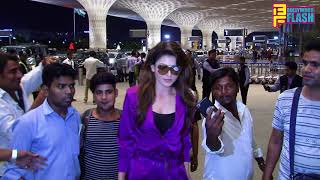 Watch Fans Misbehaved With Urvashi Rautela At Airport Video