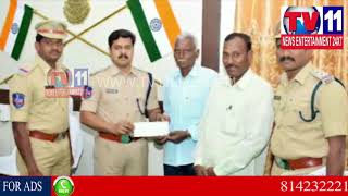 Watch POLICE DIARY & CALENDAR 2018 INAUGARATION BY ADILABAD SP | Tv11 News | 31-01-2018 Video
