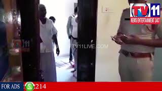 Watch HOUSE ROBBERY IN MEERPET , POLICE INVESTIGATION GOING ON | Tv11 News | 31-01-2018 Video