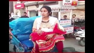 Watch à¤°à¤¿à¤•à¥à¤¶à¥‡ à¤ªà¤° à¤¬à¥ˆà¤ à¥€ à¤²à¥œà¤•à¥€ à¤•à¥‡ à¤¸à¤¾à¤¥ à¤à¤¸à¤¾ à¤•à¥à¤¯à¤¾ à¤¹à¥à¤† à¤•à¥€ à¤²à¥‹à¤— à¤¦à¥‡à¤–à¤¤à¥‡ à¤°à¤¹ à¤—à¤ Video