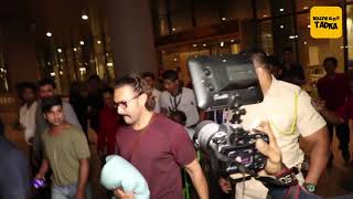 Watch Aamir Khan spotted at airport Video