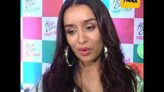 Watch Shraddha Kapoor gets hair chumpy from her mum Video