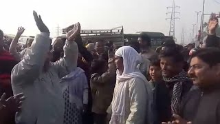 Watch à¤¤à¥à¤°à¤¿à¤²à¥‹à¤•à¤ªà¥à¤°à¥€ 18 à¤¬à¥à¤²à¥‰à¤• à¤•à¥‡ à¤šà¥Œà¤• à¤ªà¤° à¤¨à¤—à¤° à¤¨à¤¿à¤—à¤® à¤•à¥‡ à¤•à¤°à¥à¤®à¤šà¤¾à¤°à¤¿à¤¯à¥‹à¤‚ à¤¨à¥‡ à¤«à¥‡à¤‚à¤•à¤¾ à¤•à¥‚à¥œà¤¾, à¤²à¤—à¤¾ à¤œà¤¾à¤® Video