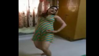 Watch Indian Desi Girl Dance on Rajasthani Music Video