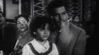 Watch Dekho Paniya Bharan ke Bahaane - Kangan(1959) - Lata Mangeshkar - {Old Is Gold} Video