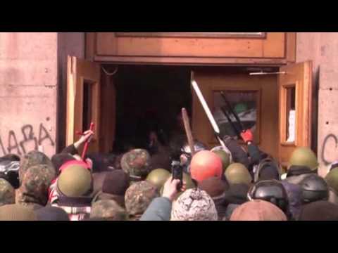 Watch Raw- Opposition Groups Clash in Kiev News Video Video